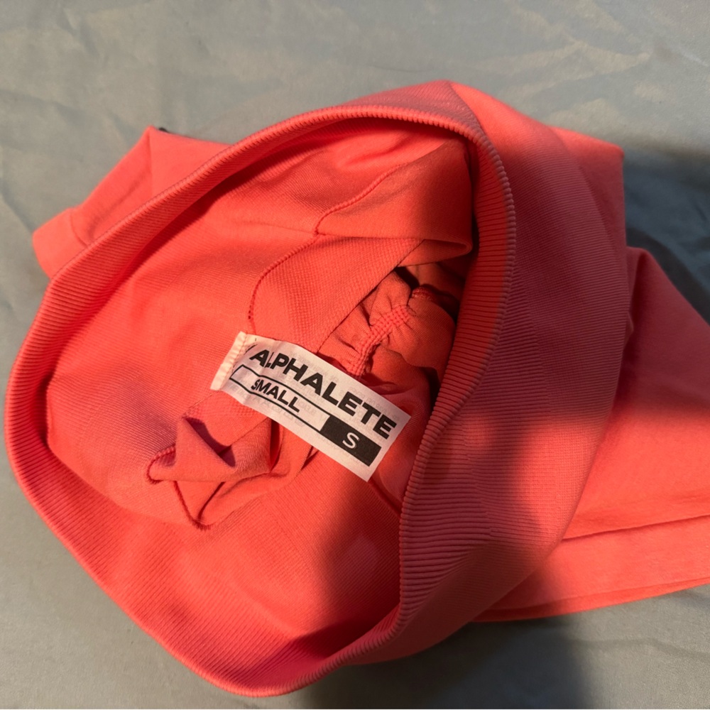 Alphalete Amplify Short 4.5” Pink Pixel Size Small NWOT - Picture 3 of 5
